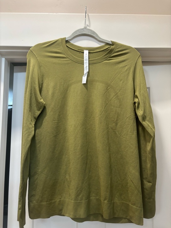 lululemon athletica Tops - lululemon athletica Women's Long-Sleeve Crew in Olive